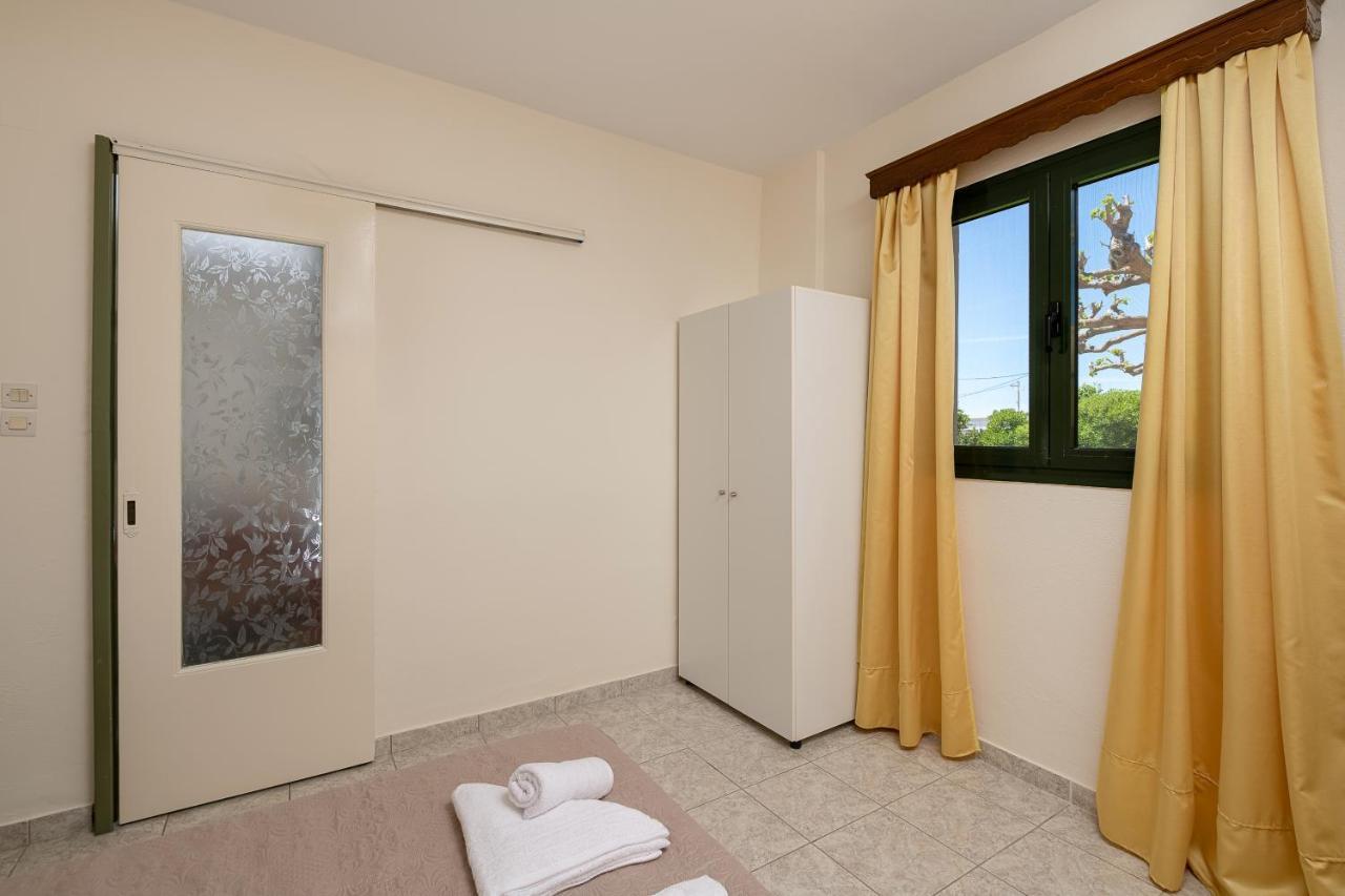 Petrakis Afrathias Garden House Villa Kalamaki  Luaran gambar