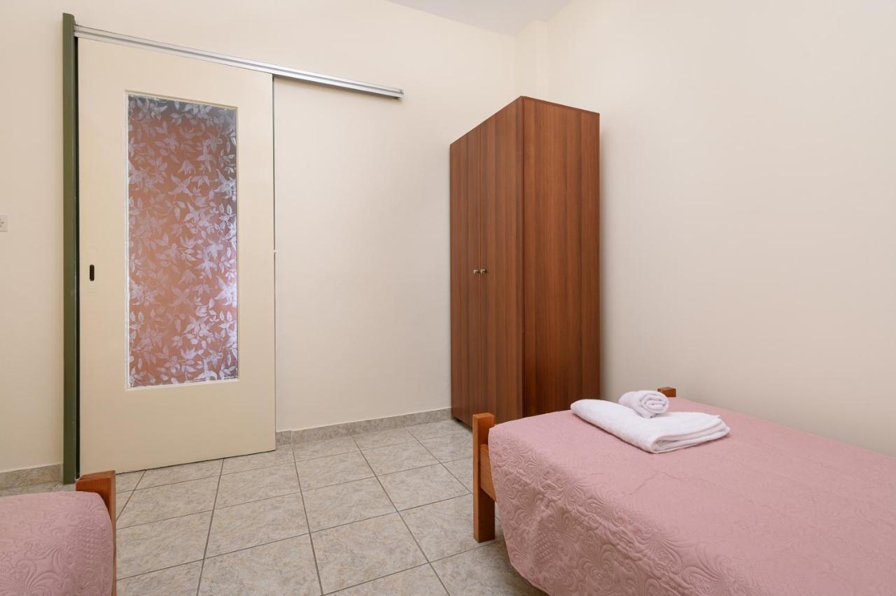 Petrakis Afrathias Garden House Villa Kalamaki  Luaran gambar