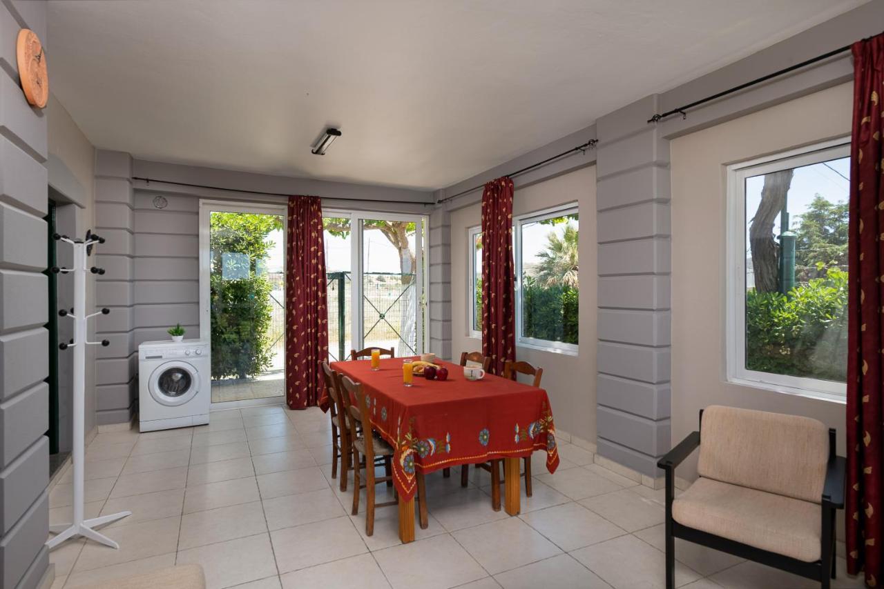 Petrakis Afrathias Garden House Villa Kalamaki  Luaran gambar