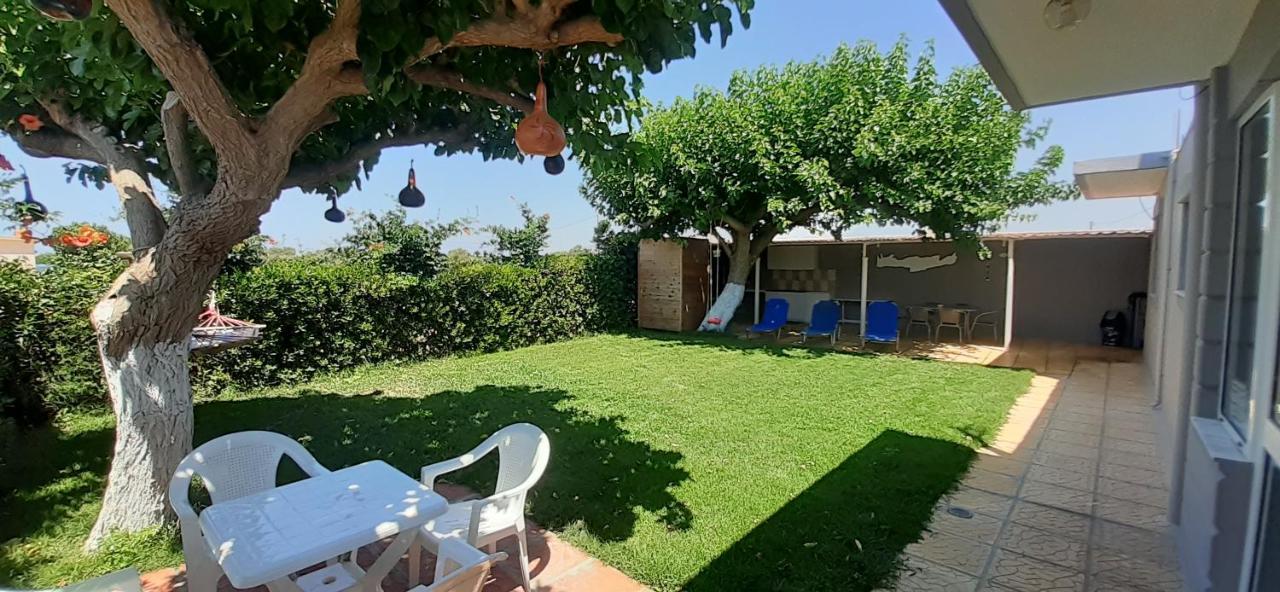Petrakis Afrathias Garden House Villa Kalamaki  Luaran gambar
